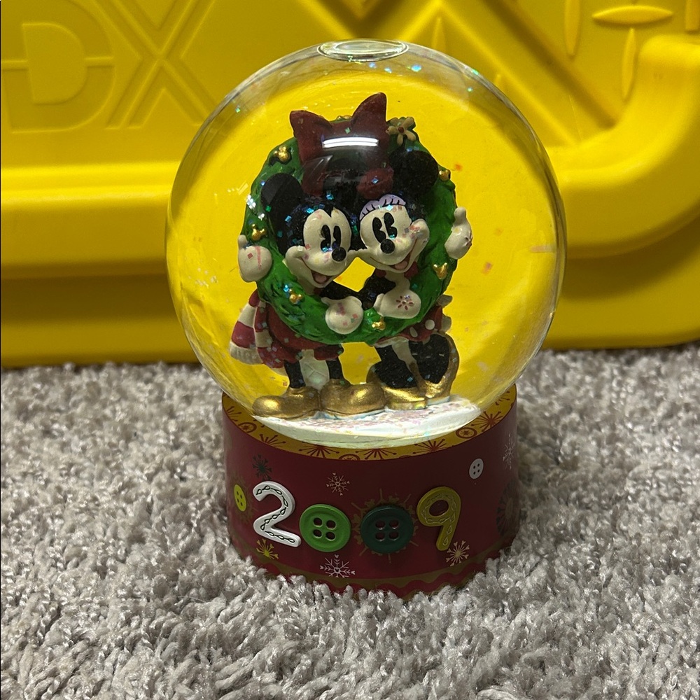 Disney Mickey and Minnie Snow Globe - 2009